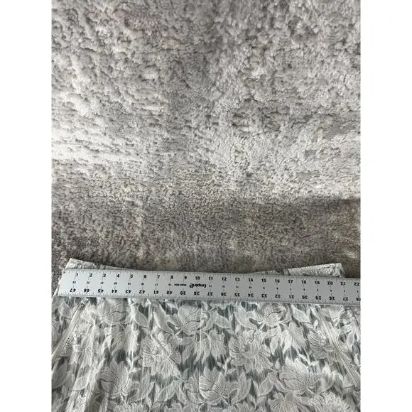 Athleta Plus Sz 22 Floral Tropical Athleisure Shorts Stretch White Green Casual - Picture 3 of 7